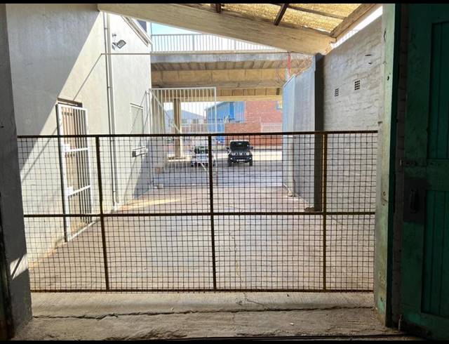 INDUSTRIAL PROPERTY TO RENT IN NORTH END